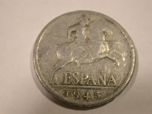 F01 Spanien  10 Centimos von 1945   