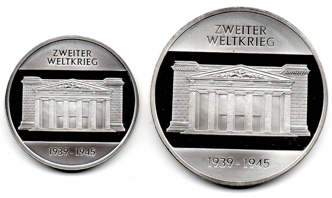  Deutschland 2x Medaille  Zweiter Weltkrieg  FM-Frankfurt  pp   