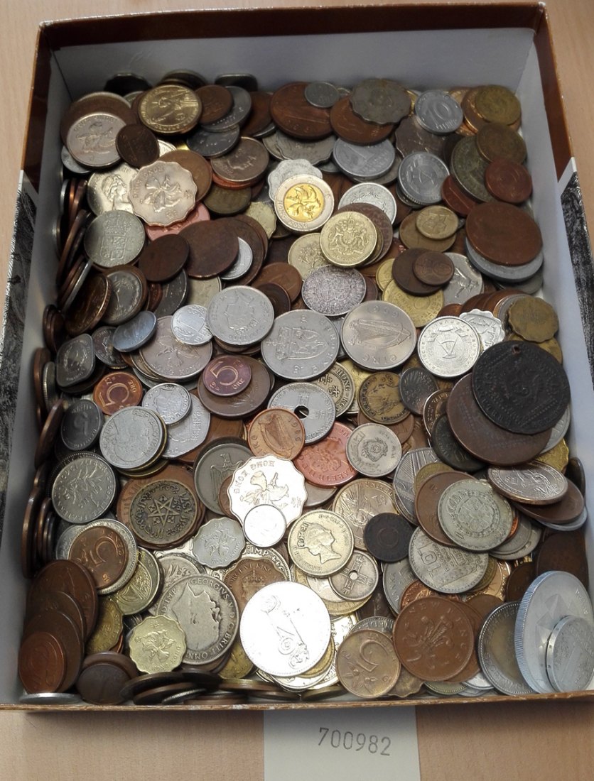  Ausland,div.Kleinmünzen, meist 20.Jahrhundert; 3,2 kg;(Versandkosten ins Ausland: 20-30 €)   