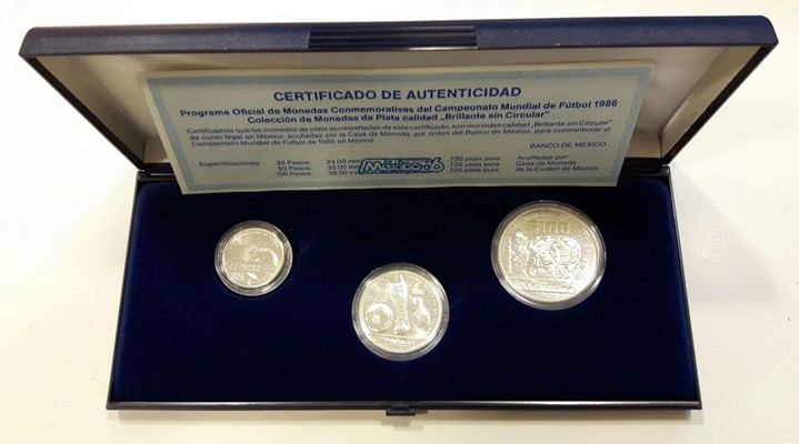  Mexiko Münzsatz Fußball WM 1986  25,50,100 Pesos 1985  FM-Frankfurt  Feingewicht: 39,18g  Silber stg   