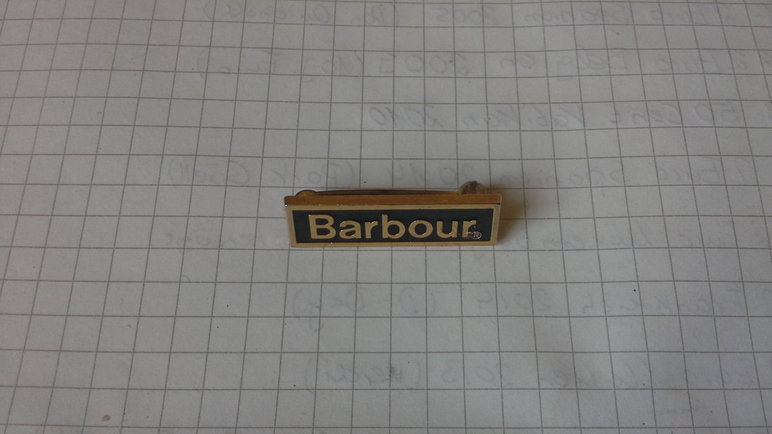  Ansteckabzeichen der Firma Barbour ( englischer Bekleidungshersteller)(g1247)   