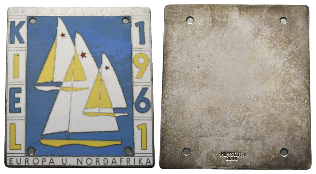  Kiel; Plakette 1974; Segelmeisterschaft, versilbert u. emailliert 66,49 g, 70,1 x 62,9 mm   