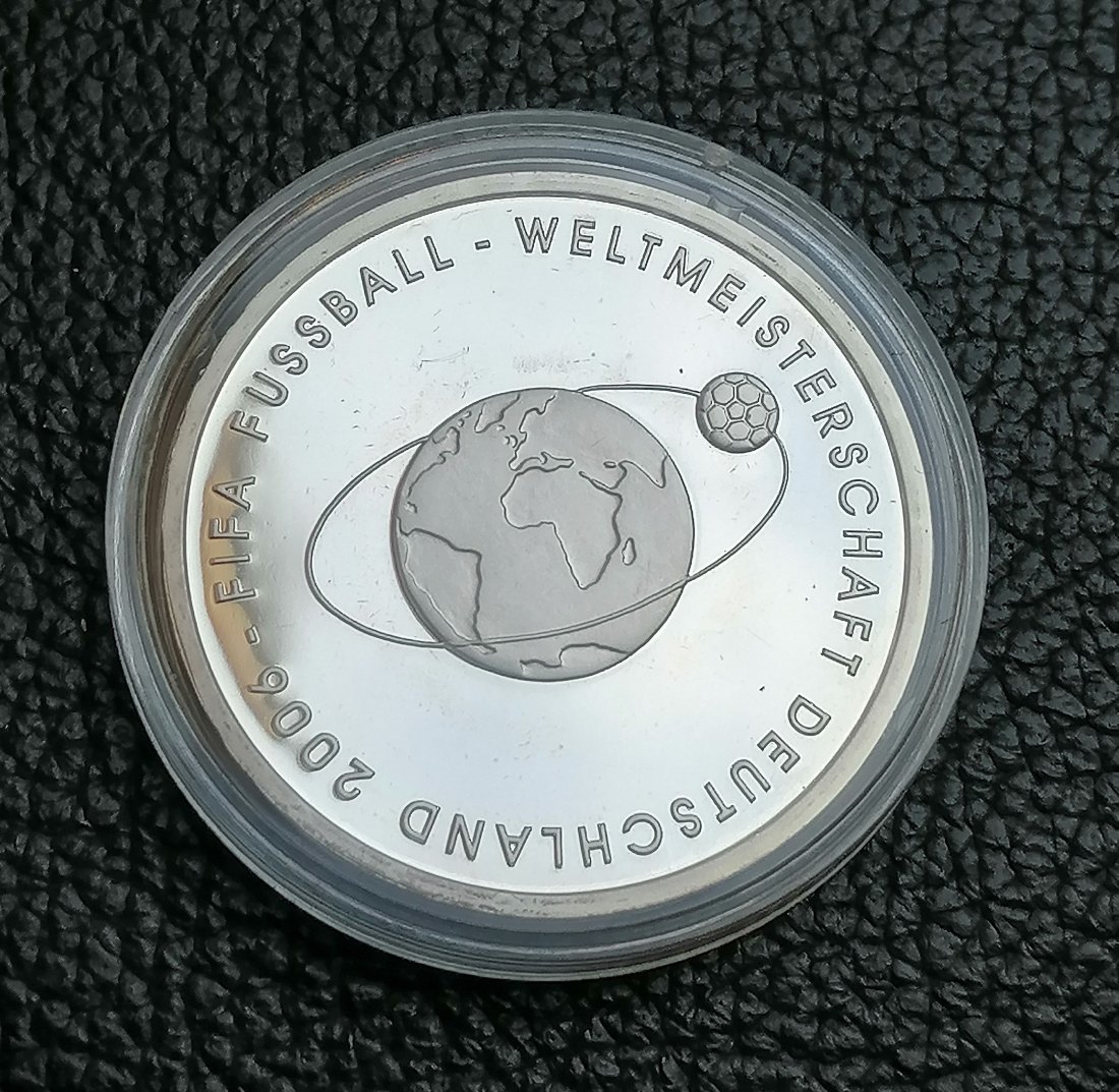  10 Euro Münze 2004 XVIII.Fußball-Weltmeisterschaft 2006 Deutschland Platte/proof gekapselt   