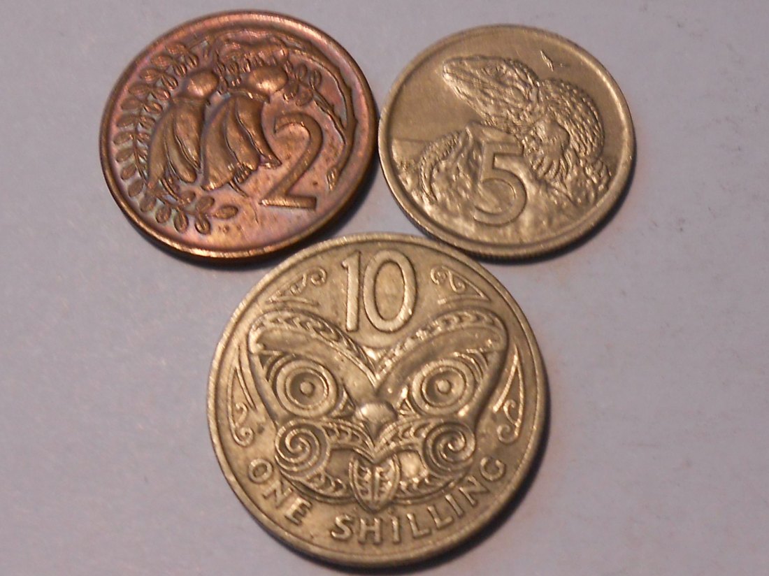 M.104. Neuseeland, 3er Lot, 2 Cent 1972, 5 Cent 1974, 10 Cent-1 Schilling 1967   