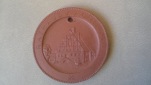 Porzellanmedaille Rathaus Grimma 1949 (k674)