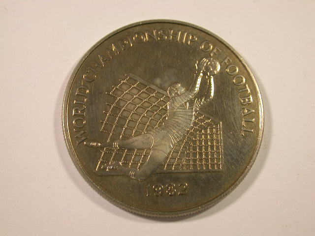  12037  Jamaica  Fußball WM 1982  1 Dollar in ST-fein   