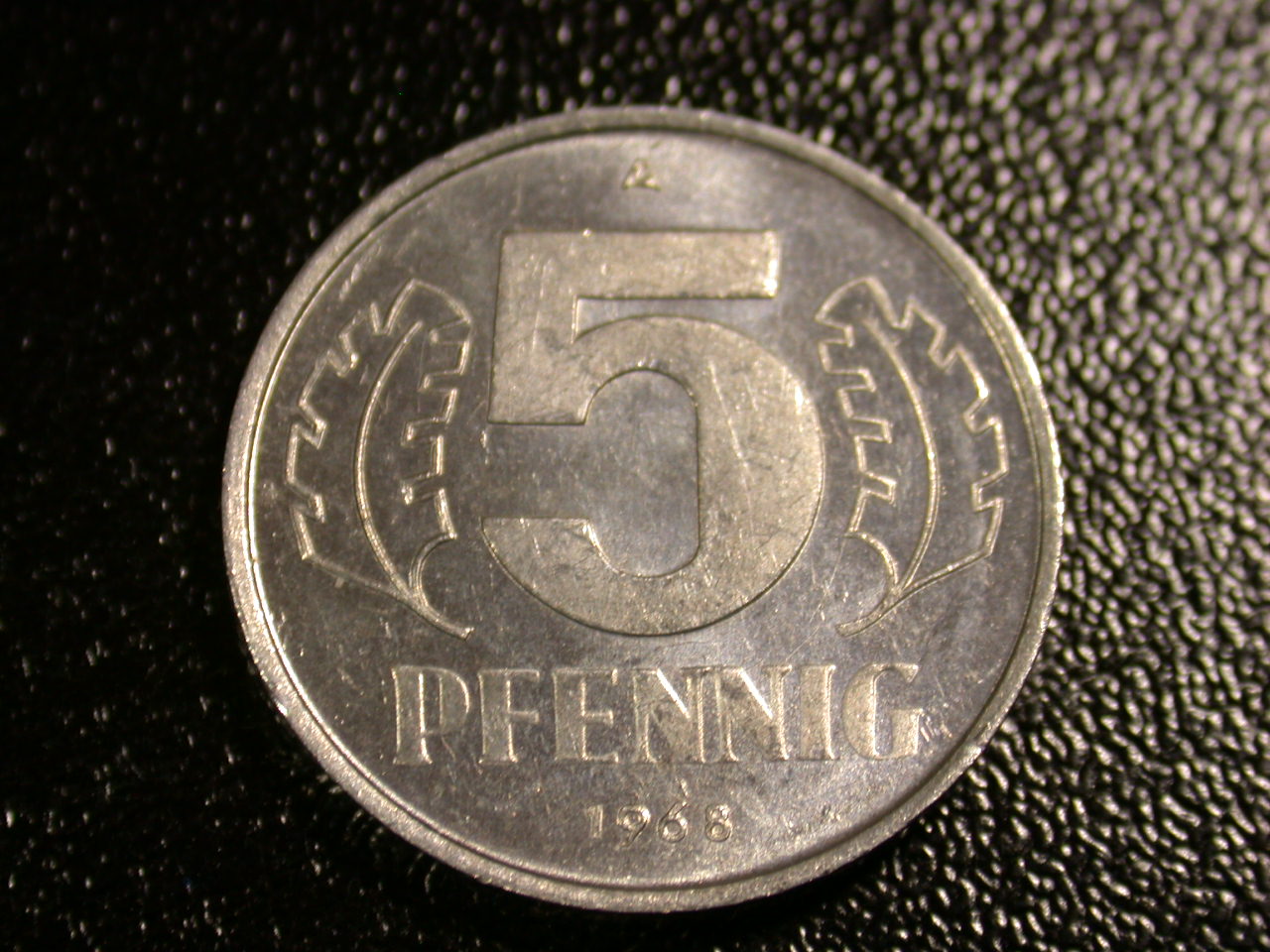 12045 DDR 5 Pfennig 1968 in f.st in Exportqualität