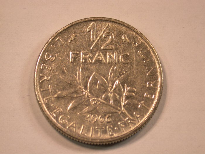  13205 Frankreich  1/2 Franc  1966 in ss-vz/f.vz   