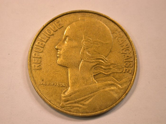  13205 Frankreich  20 Centimes  1975 in ss-vz   