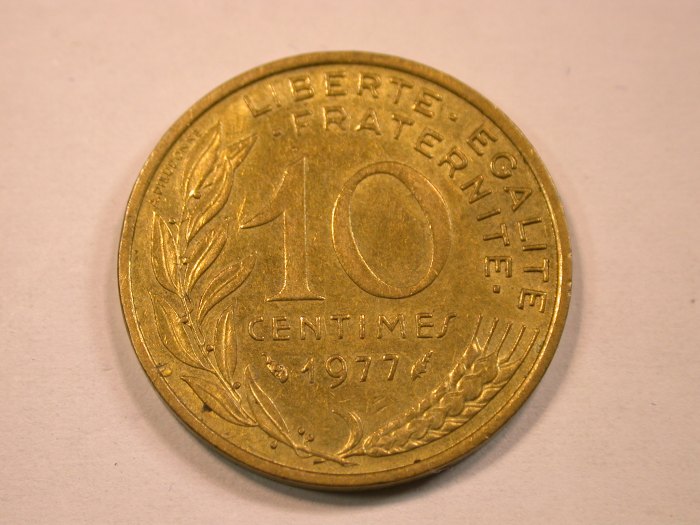 13205 Frankreich 10 Centimes 1977 in ss/vz
