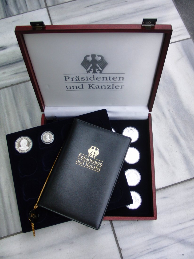  Medaillensatz Präsidenten und Kanzler 18xSilbermedaillen FM-Frankfurt  Feingewicht:ca.331g Silber pp   