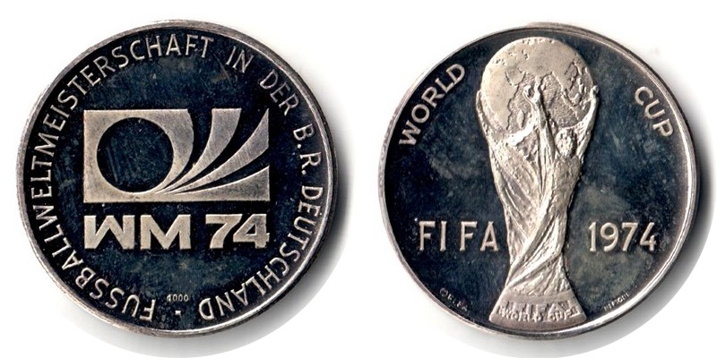  Deutschland Medaille  1974  FM-Frankfurt Feingewicht: 9,38g Silber vorzüglich  FIFA   
