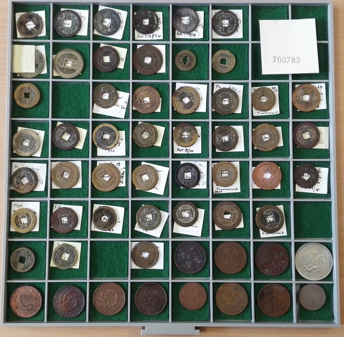  China, 57 Kleinmünzen, ohne Tablett(Originalbilder per Email können angefordert werden!)   
