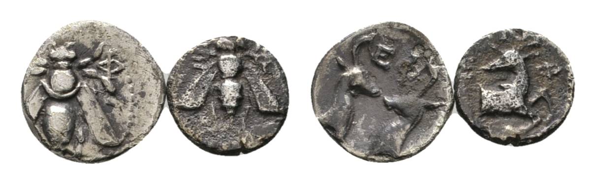  Antikes Griechenland; Ionien Ephesos; 2 Stück kleine Silbermünzen 1,65 g   