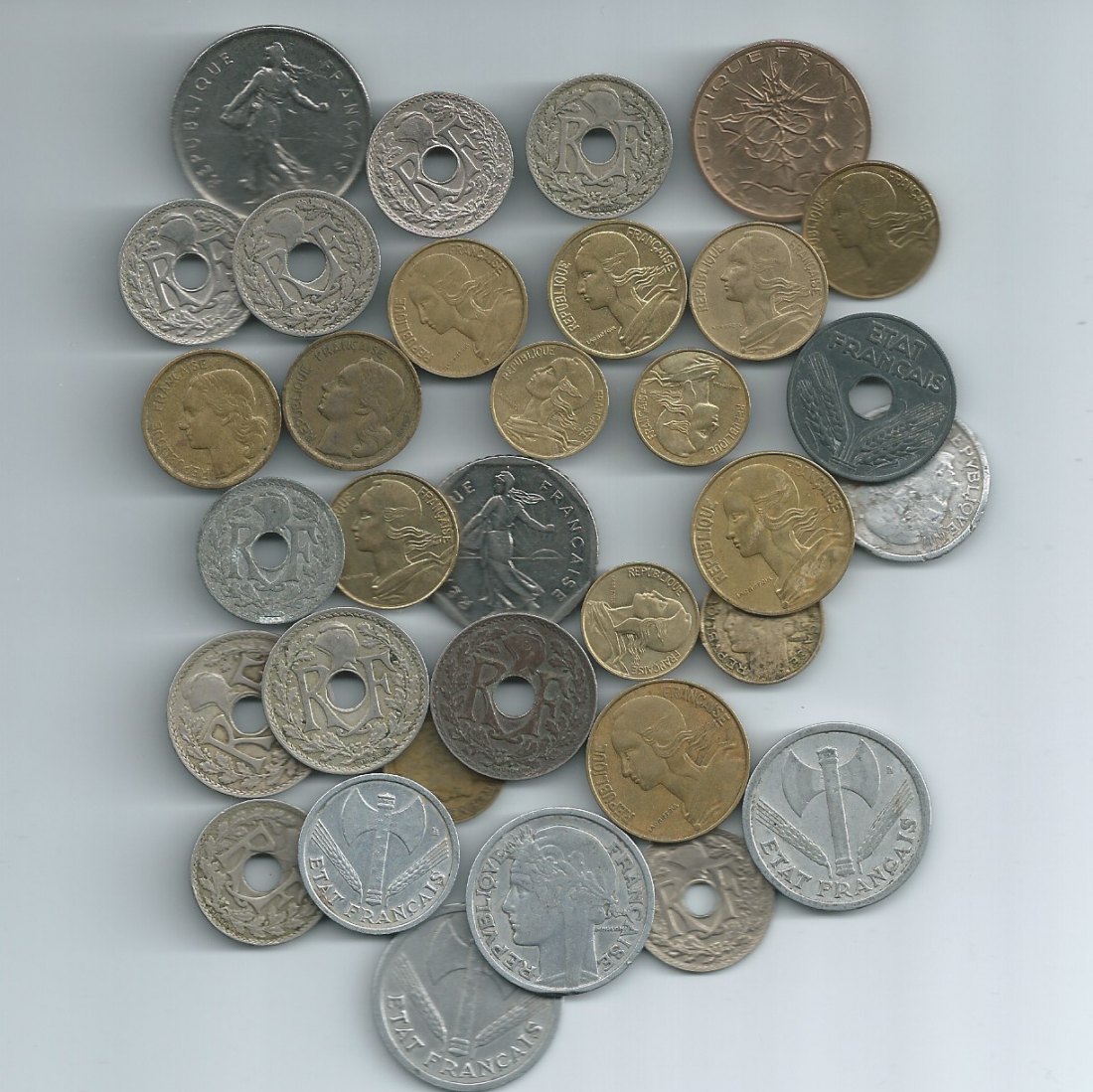 Frankreich, LOT 33 Münzen, alle verschiedenen Jahre