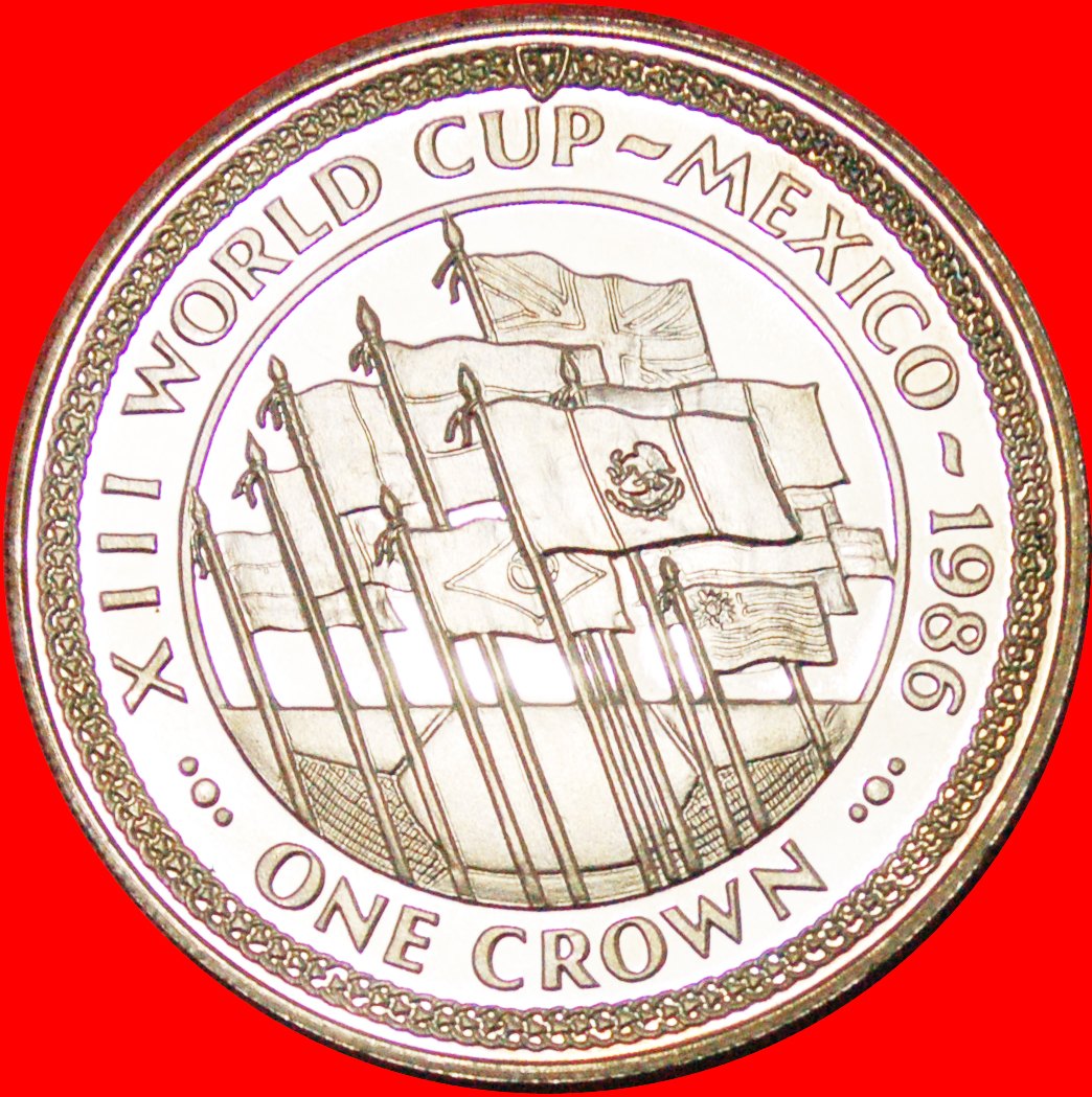* GROSSBRITANNIEN: INSEL MAN ★ 1 CROWN 1986 FUSSBALL! UNGEWÖHNLICHER PP! FLAGGEN! OHNE VORBEHALT!