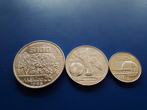 Mexiko - drei Silbermünzen zur Fussball WM 1986 - 100, 50 + 25 Peso von 1985 - Silber