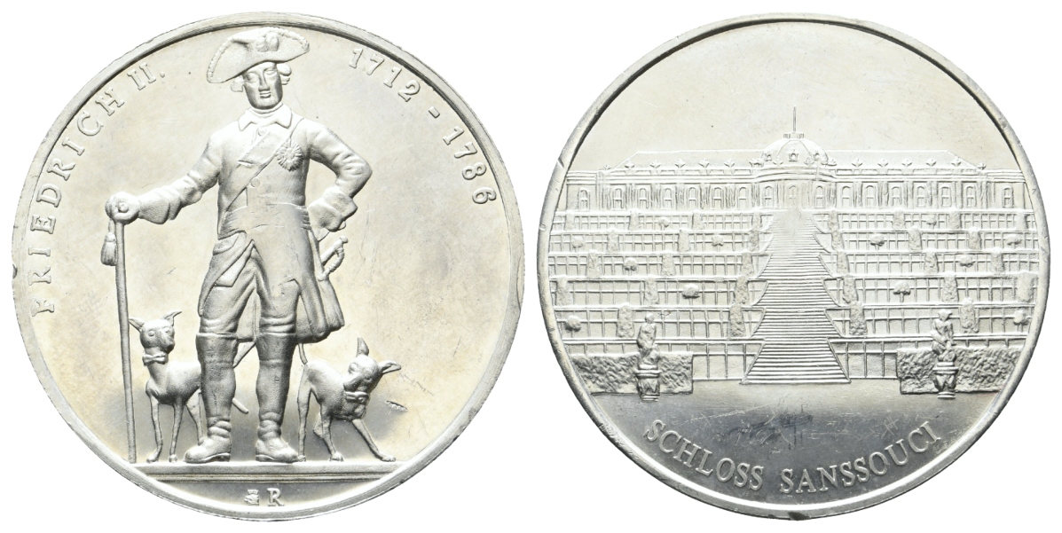  Brandenburg-Preußen, Friedrich II - Schloss Sanssouci, versilberte Medaille o.J.; 43,54 g, Ø 50 mm   