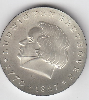 T5 - DDR 10 Mark 1970 Ludwig von Beethoven Stempelglanz mit natürlicher Patina