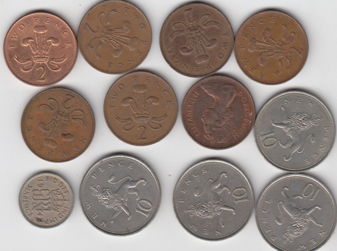 T 141 Großbritannien Lot 12 Münzen natürliche Patina