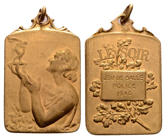  Linnartz Art - Belgien, Tragb. vergoldete Bronzemed. o.J., (mit Gravur 1946), 22x38 mm, vz + -   