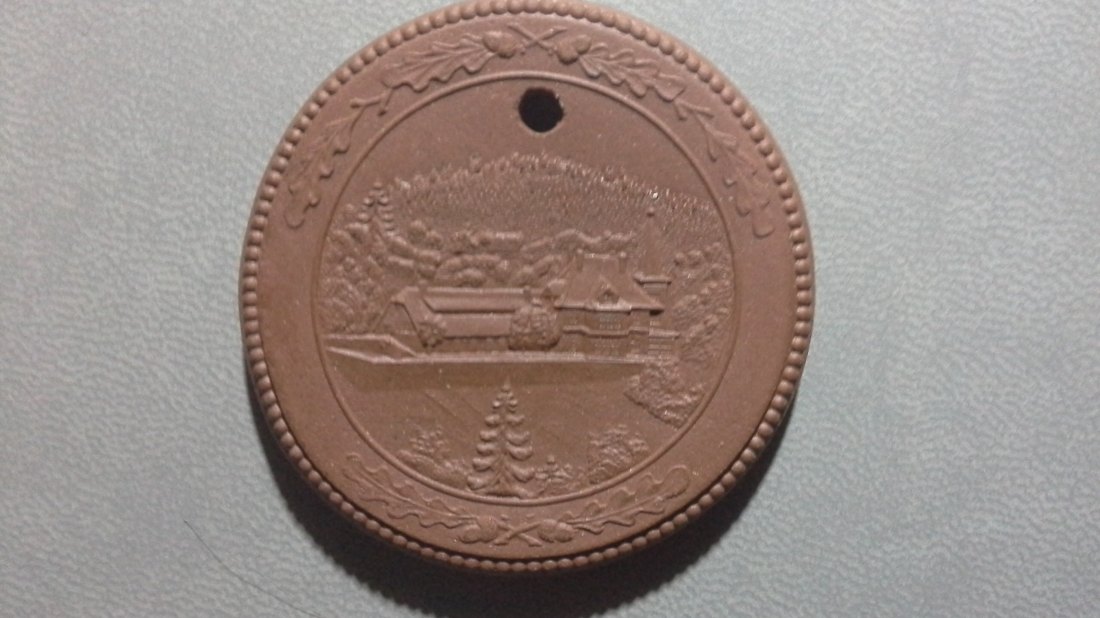  Porzellanmedaille Rehefeld im Erzgebirge (k682)   