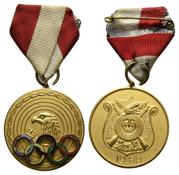  Heidland-Strang; Schützenmedaille 1968; vergoldet, tragbar; 29,18 g, Ø 38,6 mm   
