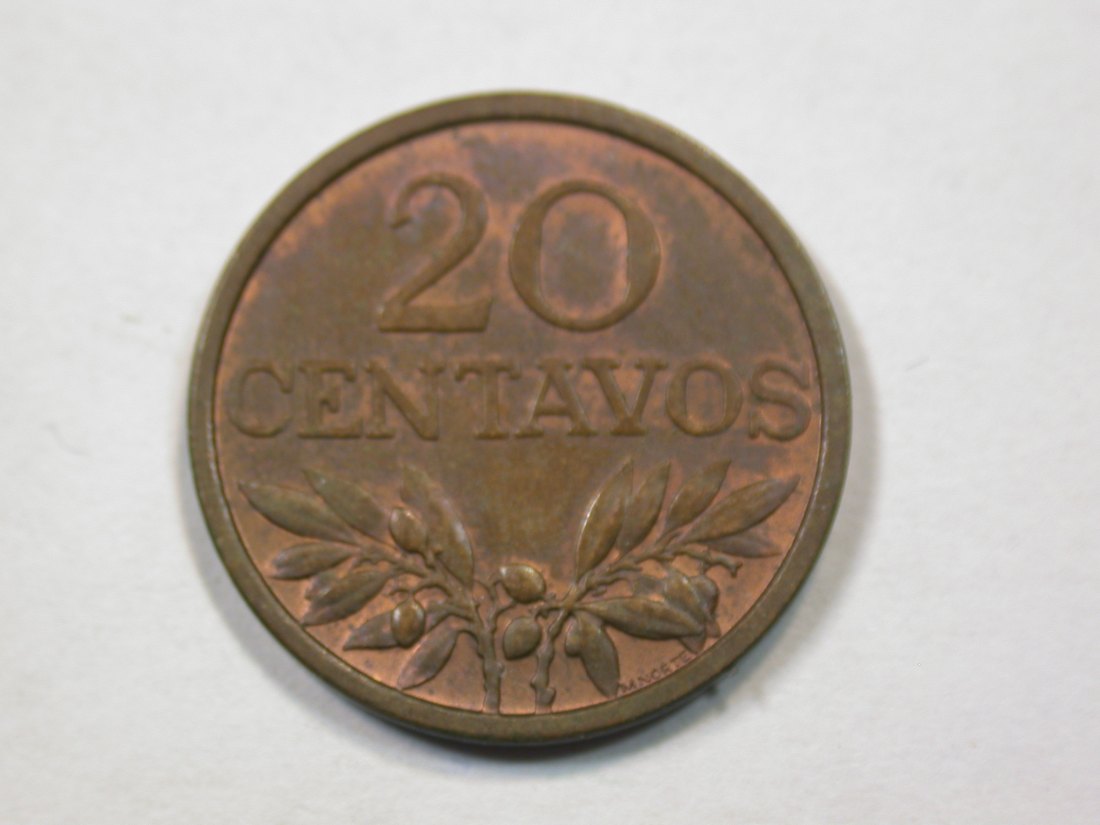  E21  Portugal  20 Centavos 1970 in UNC  Originalbilder   