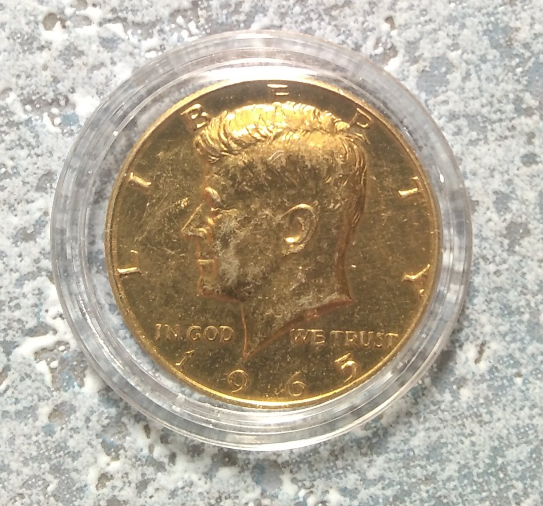  Half Silberdollar, USA, 900er J.F. Kennedy 1965, vergoldet, in Kapsel   