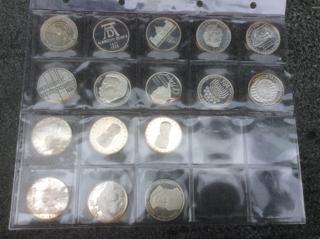 BRD 5 DM Sammlung in Silber 16 x 5 DM in PP teils angelaufen/ Patina