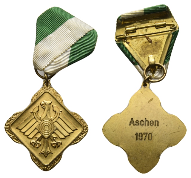  Aschen; tragbare Schützenmedaille 1970 am Band, vergoldet, 21,58 g, 45 mm   