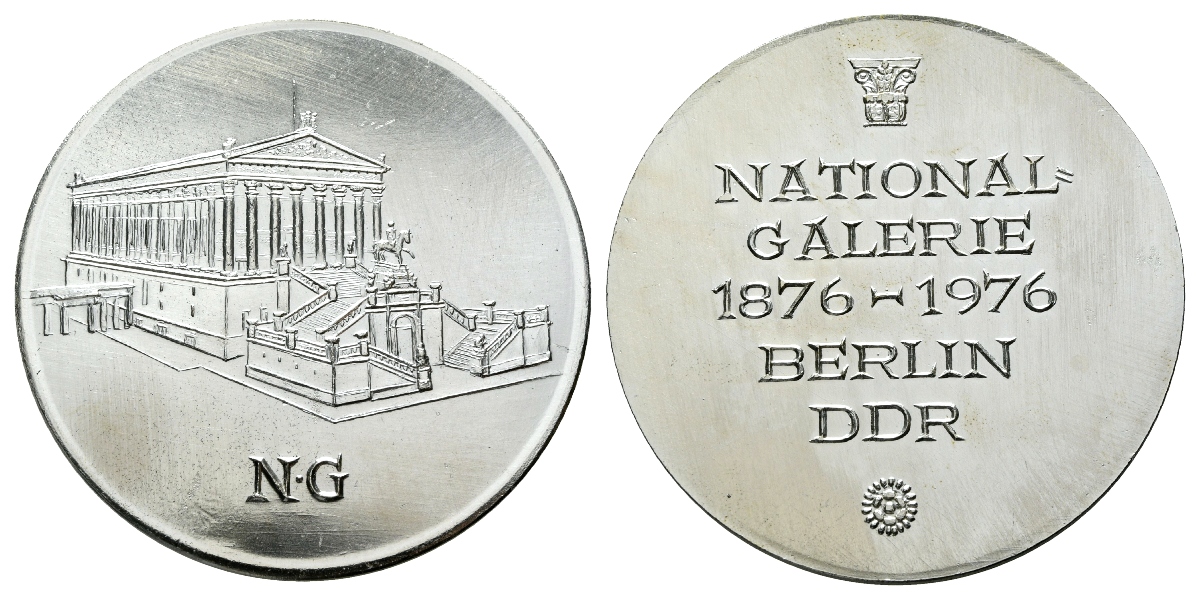  DDR, Medaille 1976, Nationalgalerie 1876-1976 Berlin; versilbert, 78,21 g, Ø 60 mm   
