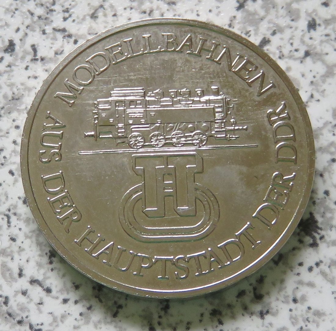  30 Jahre Berliner TT-Bahnen, die ideale Spur 1 : 120 / Modellbahnen aus der Hauptstadt der DDR   