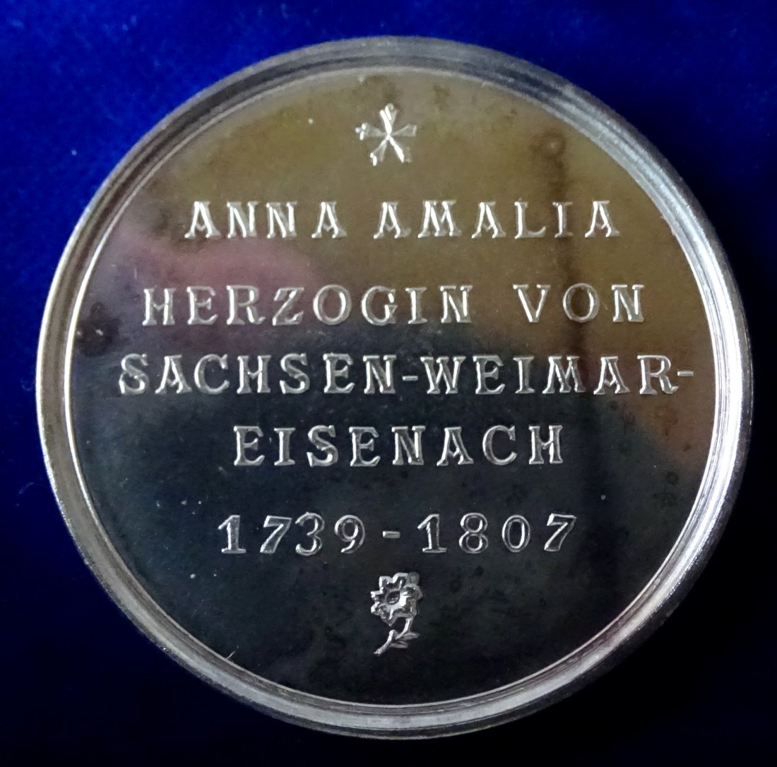  Weimar 1989 Silbermedaille Anna Amalia Herzogin von Sachsen- Weimar- Eisenach zum 250. Geburtstag.   