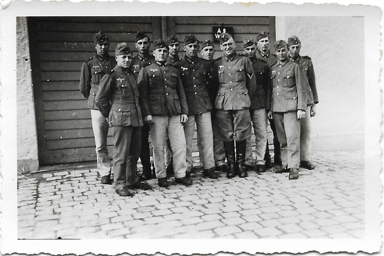  Fotografie Drittes Reich, Wehrmacht, Soldaten, Gruppenbild   
