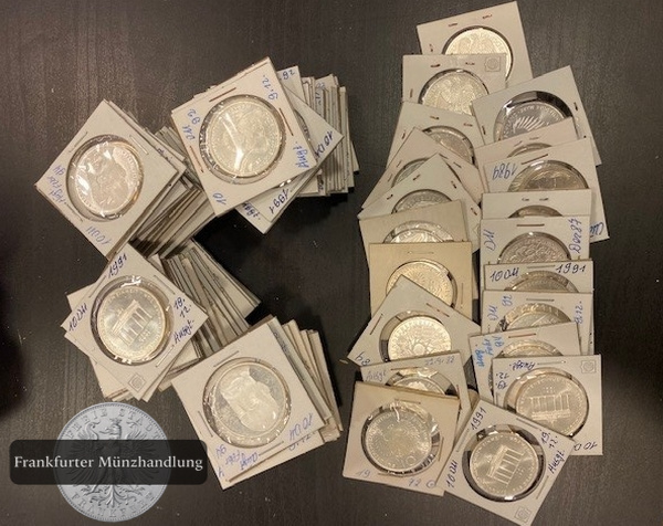  Deutschland 100 x 10 DM  verschiedene Jgg.(Gedenkmünzen/Kursmünzen) FM-Frankfurt Feinsilber:968,74g   