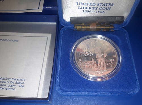  USA - Liberty Silver Dollar 1986 - Proof - in Schatulle mit Beschreibung und Umverpackung   