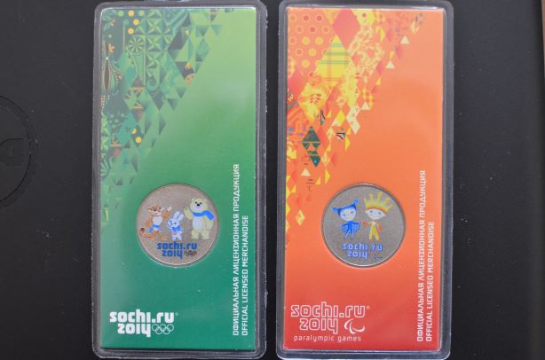 Russland 25 Rubel Kupfer-Nickel farbig Olympische Spiele Sotschi Zwei Münzen (1)2012 (2)2013