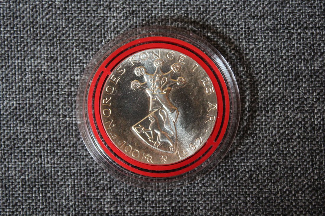 Norwegen. Silber. 100 Kronen 1982 25 Jahrestag König Olav