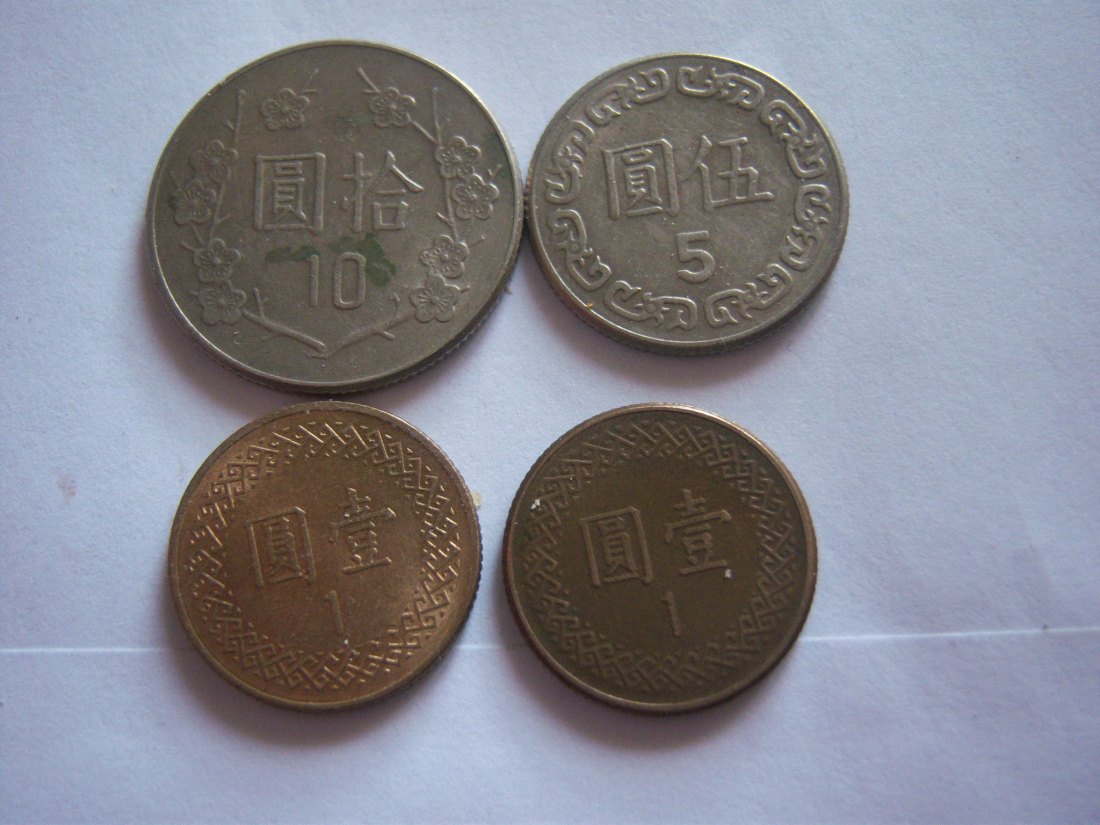  Taiwan, 1+5+10 Dollar ca 1985, gute Umlaufqualität lt. Bildern   