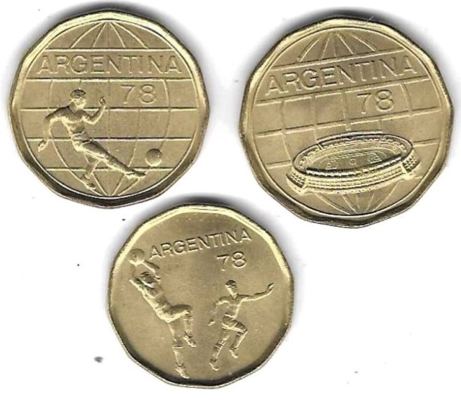  Argentinien Lot mit 3 Münzen 1978 WM, 20, 50, 100 Pesos, Stempelglanz, siehe Scan unten   