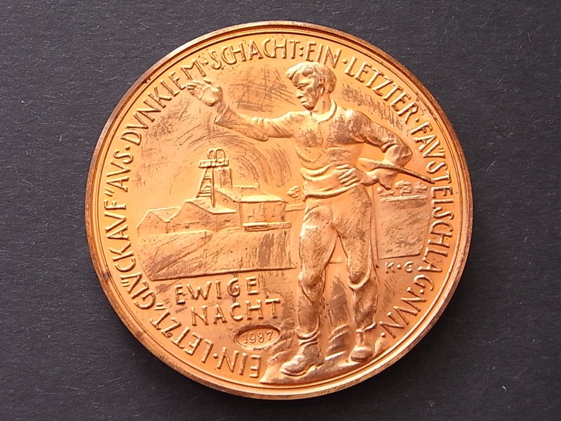  Medaille Solidarität im Bergbau Cu. 48mm 1987   