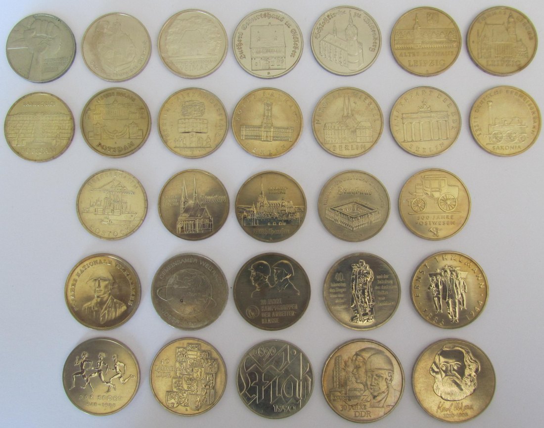  DDR: Großes Lot aus 29 verschiedenen Gedenkmünzen   