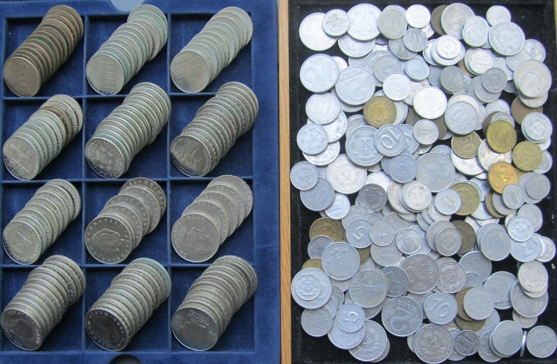  DDR: Großes Lot Gedenkmünzen und Kleingeld, zusammen 2 kg   