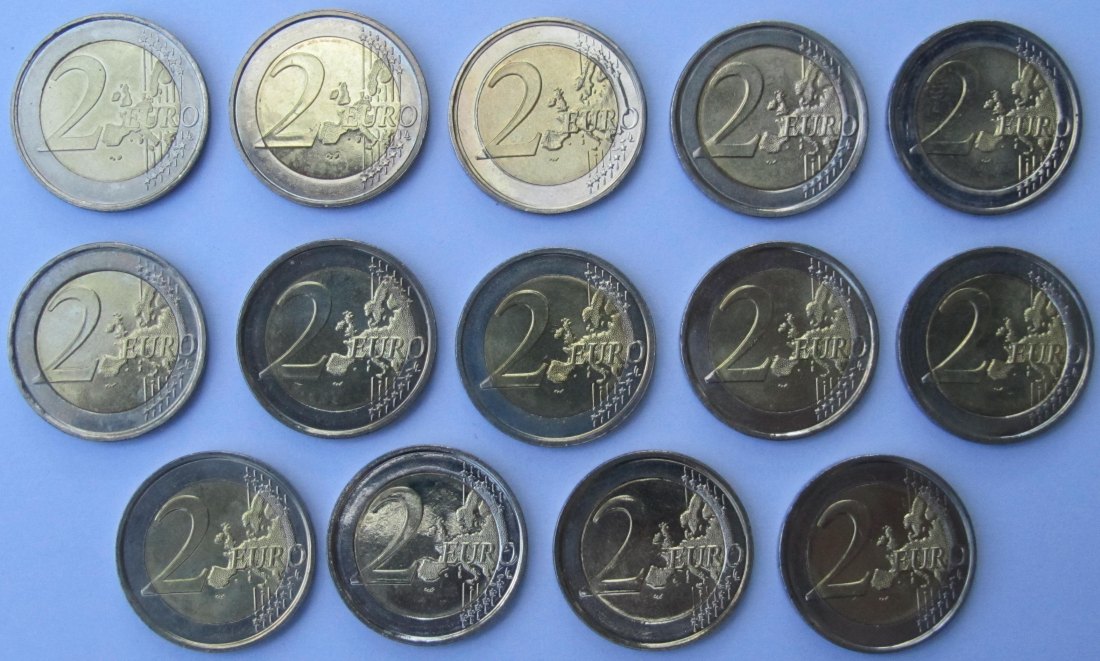  Belgien: Lot aus 14 verschiedenen 2-Euro-Gedenkmünzen   