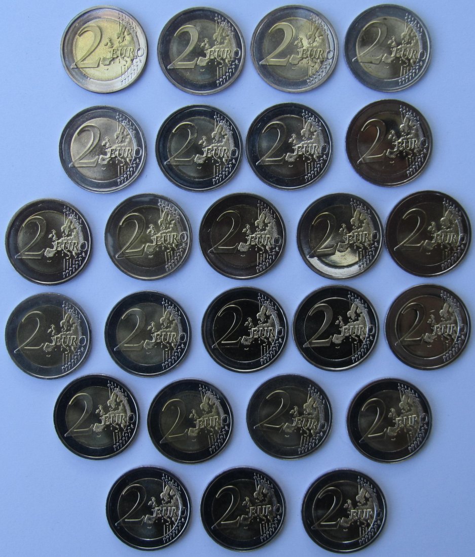  Estland/Lettland/Litauen: Lot aus 25 verschiedenen 2-Euro-Gedenkmünzen   
