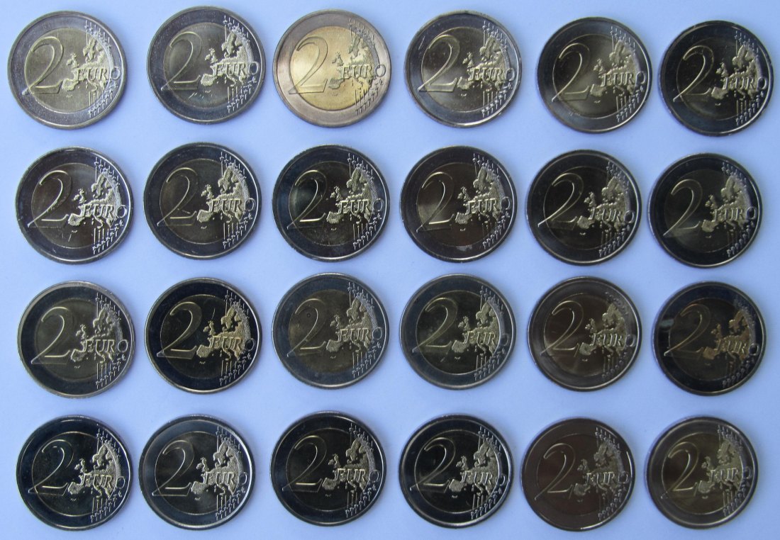  Slowakei/Slowenien: Lot aus 24 verschiedenen 2-Euro-Gedenkmünzen   