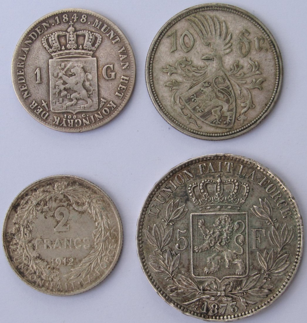  Benelux: Lot aus vier Silberkursmünzen, zusammen 50,3 g Feinsilber   
