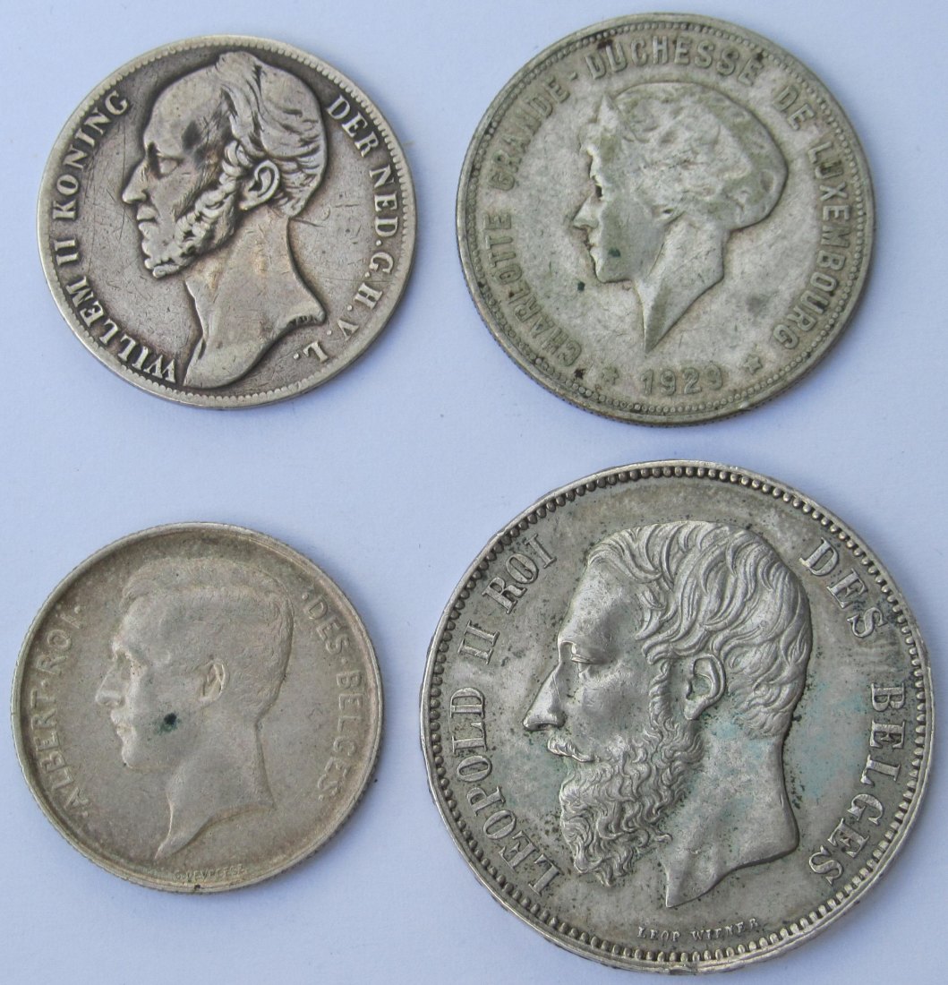  Benelux: Lot aus vier Silberkursmünzen, zusammen 50,3 g Feinsilber   