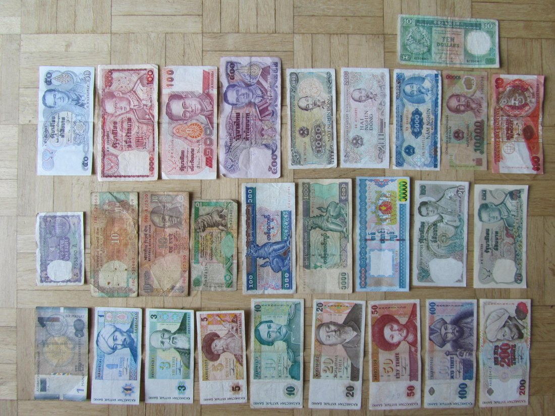  Asien: Lot aus 28 verschiedenen Banknoten   
